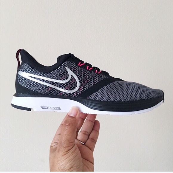 nike zoom strike on feet